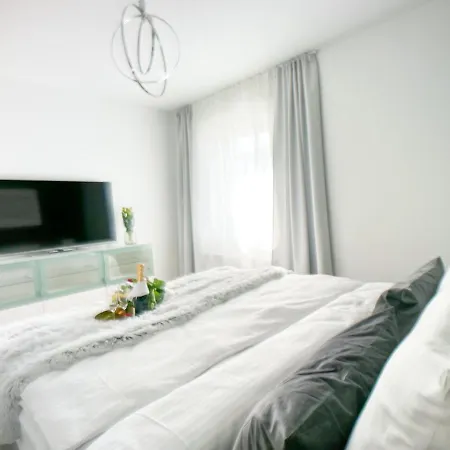 M-Style 02 Apartment Mit Balkon 24H Self-Check-In, Free Parking, Netflix Nürnberg Exterior foto